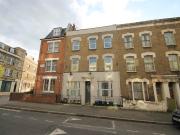 3 bed flat to rent in chatsworth road, hackney