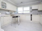 3 bed flat to rent in Westminster Road, Poole, BH13
