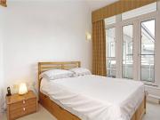 3 bed flat to rent St. Davids Square, London E14