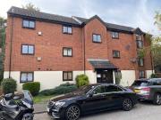 3 Bed Flat, Wheatley Close, NW4