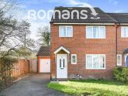 3 bed house to rent in Miller Drive, RG41, Wokingham