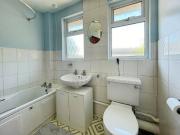3 bed house to rent in Roxwell Close, Slough, SL1