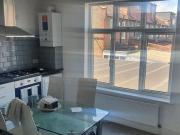 3 bed maissionete flat newly refurbished