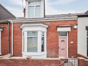 3 bed mid terraced cottage to rent in Hawarden Crescent,...