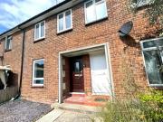3 bed Mid Terraced House to rent in Harestock Hampshire,...