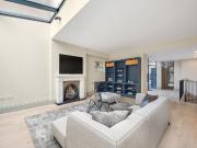 3 bed Mid Terraced House to rent in London Kensington...