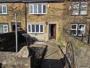 2 bed Mid Terraced House to rent in Pudsey West...