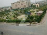 3 bed non furnish for rent 4th floor