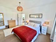 3 Bed Semi Detached House, Station Road, NW4