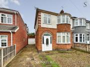 3 bed semi detached house to rent in Highgate Drive,...