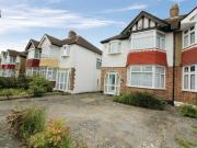 3 bed Semi detached in Gloucester Gardens, Cockfosters,...