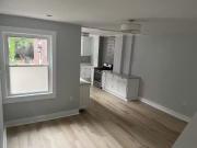 3 Bed Townhouse in Highland Park! 1.5 Baths, $2300/mo...