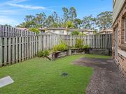 3 bed townhouse walking distance from robina town centre