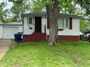 3 Bedroom 1 Bath House Bel Ridge Occupancy for 4 people...