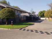 3 bedroom, 1 bathroom upstais unit