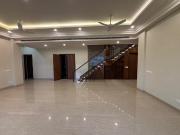 3 Bedroom 2850 Sq.Ft. Apartment in Defence Colony Delhi...
