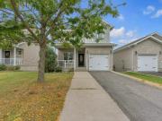 3 Bedroom, 2.5 Bathroom 2 Storey Unit in Kingston's...