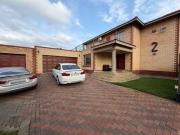 3 bedroom 2.5 bathroom