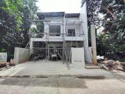 3 Bedroom 2 Storey Townhouse For Sale in Kingville...