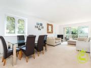 3 Bedroom Apartment Bournemouth Bournemouth 93764681