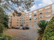 3 Bedroom Apartment Bournemouth Dorset 95270569