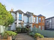 3 Bedroom Apartment Camden Greater London 96788196