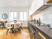 3 Bedroom Apartment Croydon Greater London 89339556