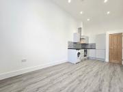 3 Bedroom Apartment, Earls Court Road, London