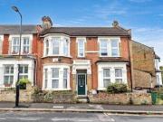 3 Bedroom Apartment Epping Forest Greater London 94449271