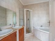 3 Bedroom Apartment / Flat For Sale in Musgrave