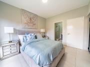 3 Bedroom Apartment / Flat To Rent in Bartlett