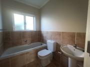 3 Bedroom Apartment / Flat To Rent in Beacon Bay