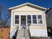 3 Bedroom Apartment for Rent at 227 Dover St, St. Louis,...