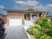 3 Bedroom Apartment for Rent at 510 Queen Victoria Dr,...