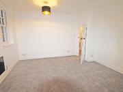 3 bedroom apartment for rent in Bank Chambers 3 7...