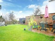 3 Bedroom Apartment For Rent In Cheltenham