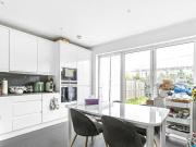3 Bedroom Apartment For Rent In Colindale, London