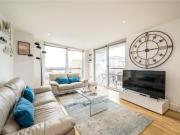 3 bedroom apartment for rent in Denison House, Lanterns...