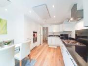 3 bedroom apartment for rent in Docklands, London