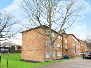 3 bedroom apartment for rent in Great North Way, London, NW4