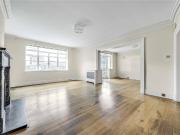 3 bedroom apartment for rent in Heath Rise, Kersfield...