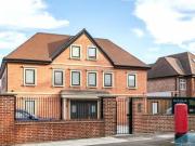 3 Bedroom Apartment For Rent In Hendon, London