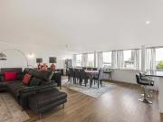 3 bedroom apartment for rent in Hopton Road, London, SE18