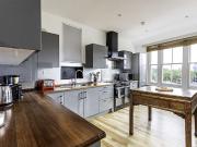 3 bedroom apartment for rent in Islington, London
