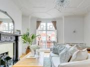 3 Bedroom Apartment For Rent In London