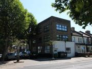 3 Bedroom Apartment For Rent In London