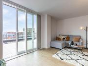 3 bedroom apartment for rent in Lower Essex Street,...