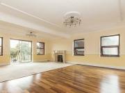 3 bedroom apartment for rent in Manor Road Chigwell IG7