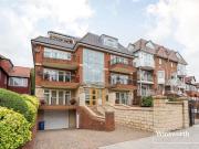 3 bedroom apartment for rent in Queens Road, London, NW4
