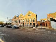 3 bedroom apartment for rent in Queensway, Enfiled, EN3...